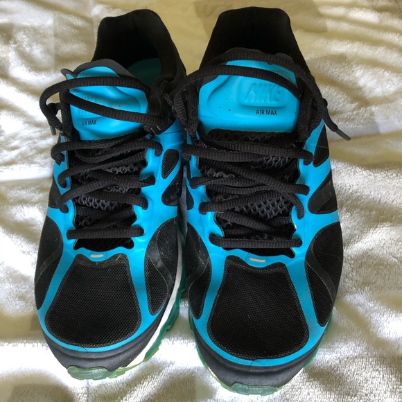 Women’s Nike AirMax - Picture 2 of 6